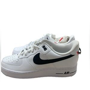 NIKE AIR FORCE 1 '07 LV8 | Men’s size 10 | HV9509 100